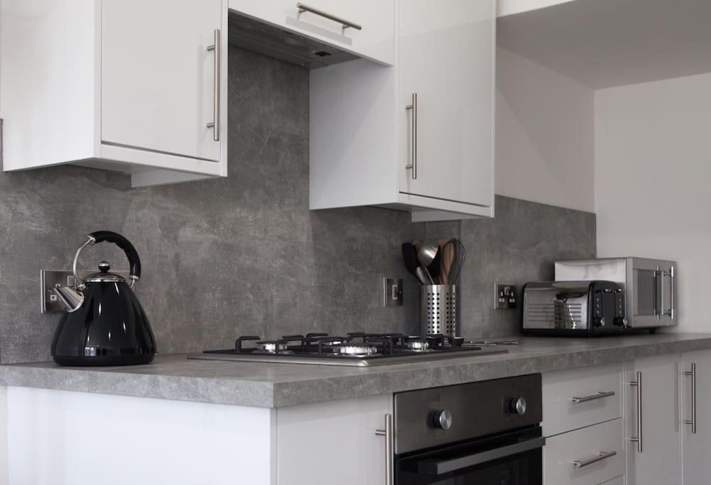 Stunning 2 Bed Apartment With Sea Views, Penzance Ngoại thất bức ảnh